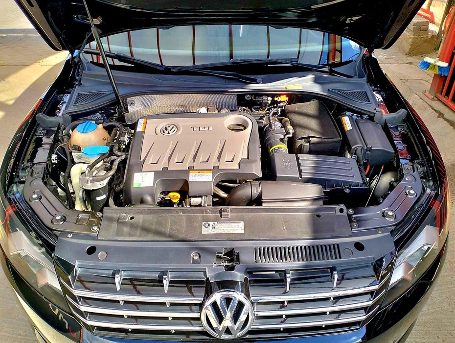 нефарбован  2015 VW PASSAT 2.0tdi АКП Шкіра