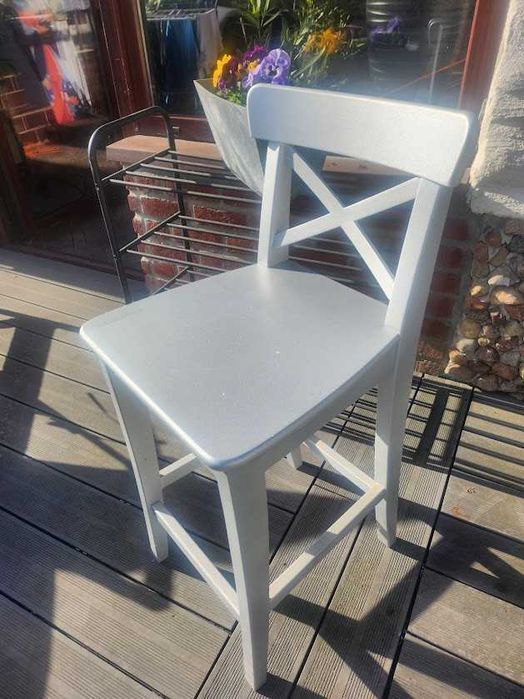 wysokie stołki do kuchni