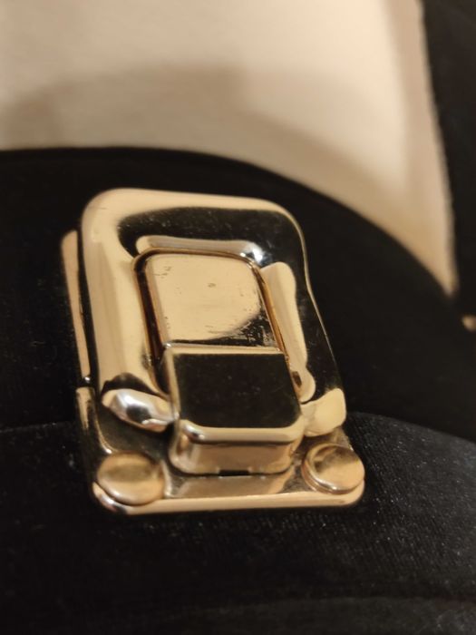 torebka wizytowa na łańcuszku  firmy Joe Brouns