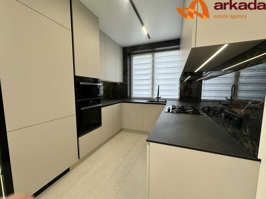 Продам готовий будинок з ремонтом в Крихівцях. До центру 7 хвилин.