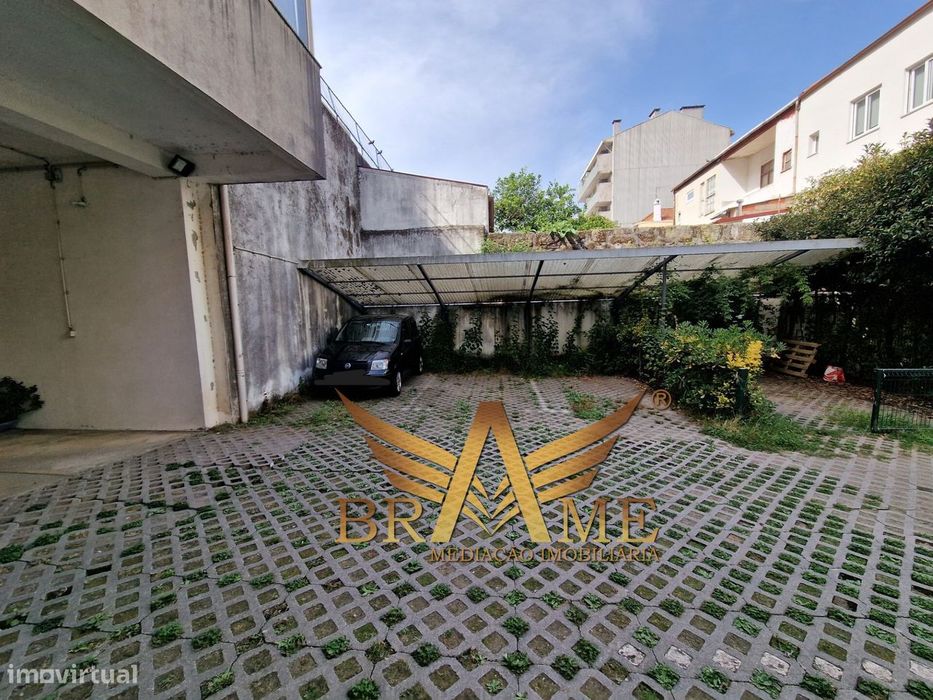 Apartamento T2 Com Lugar De Garagem | Rua Da Constituição - Porto