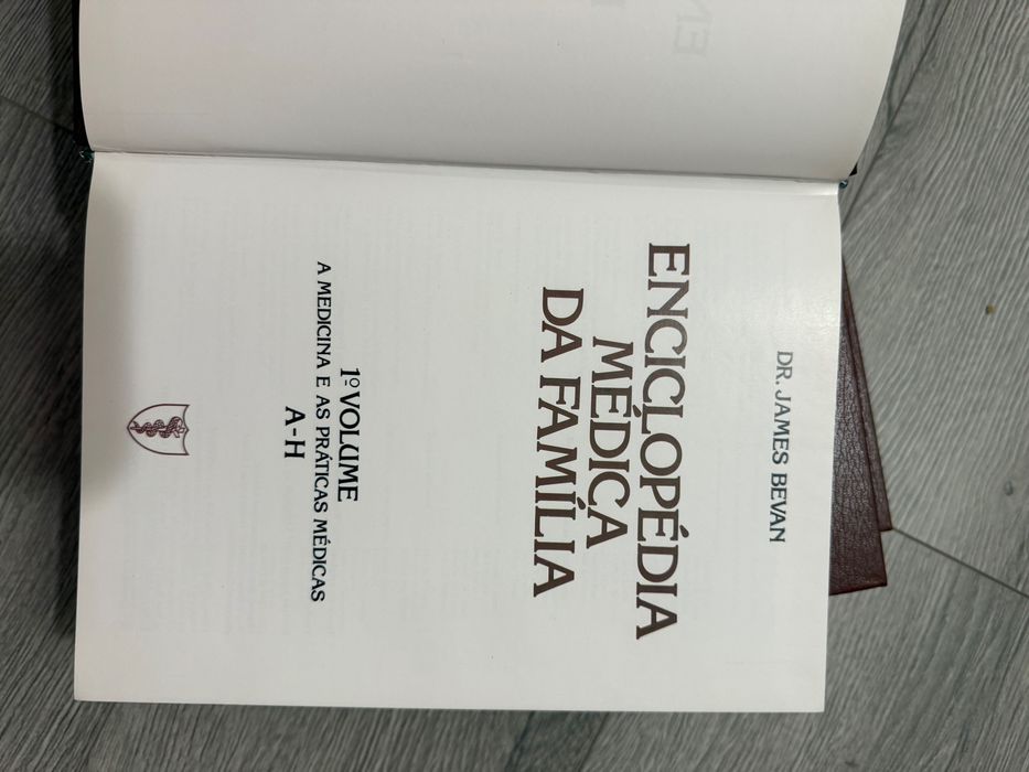 Enciclopédia Médica da Família – 4 Volumes (Dr. James Bevan)