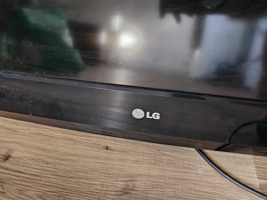 TV LG 40 polegadas - a funcionar