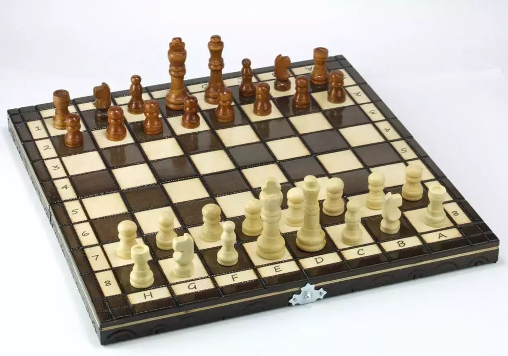 Szachy klasyczne drewniane. Abino. Nowy Produkt