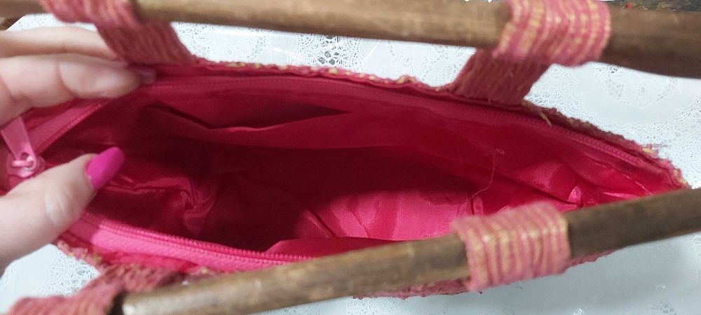 Mala artesanal de fibras naturais