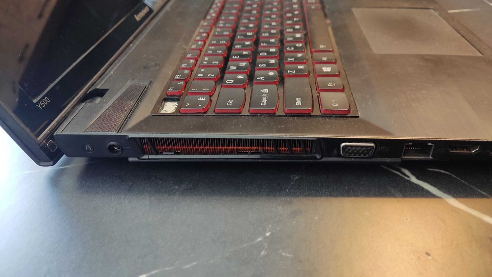 Lenovo Y500 i5, 256SSD + 1TB HDD, SLI, 2x GT750M !