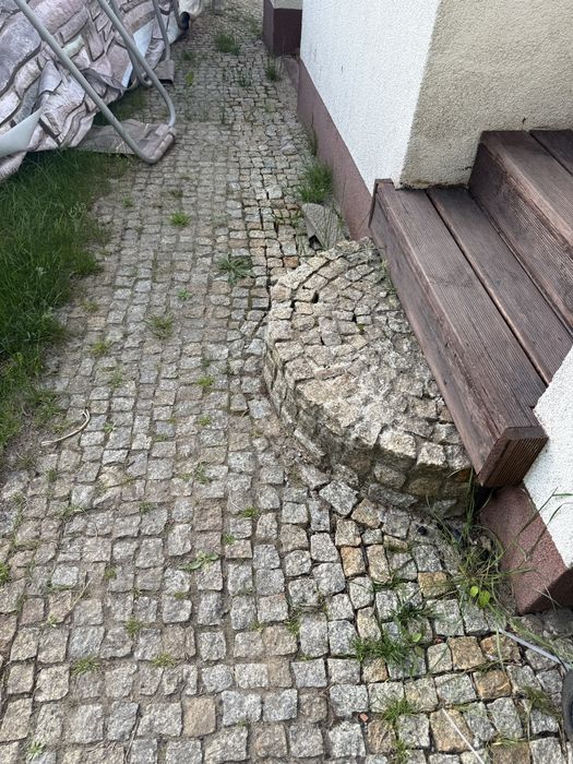 Rezerwacja - ODDAM starą kostkę granitową / bruk – ok. 220 m²