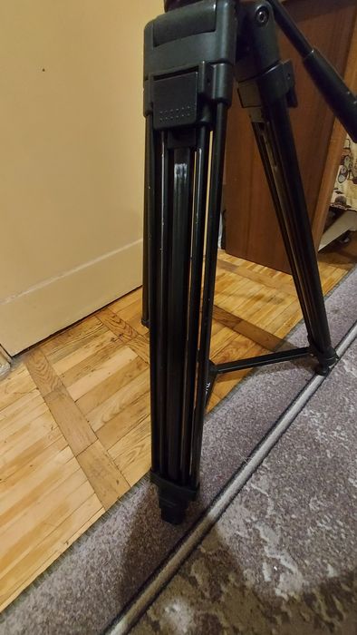 Професійний штатив Libec th 650, +чохол.