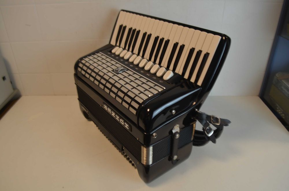 Acordeao Hohner Tango IV P 4 Voz 96 Baixox, N . 294