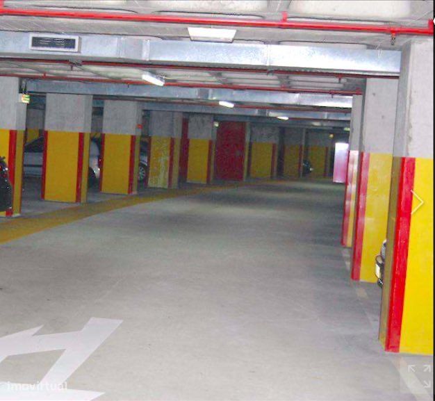 Lugar Garagem na Praça da Galiza