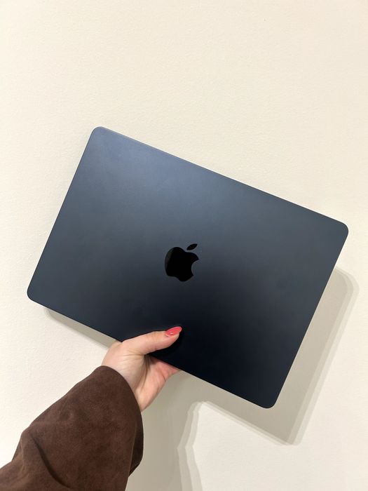 MacBook Air M2 - Como Novo (Com Caixa)