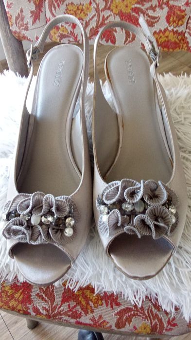 Nowe czółenka GRACELAND 42-bogatozdobione