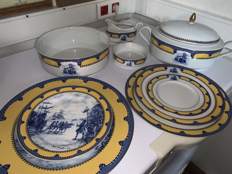 Serviço de jantar e serviço de chá e café