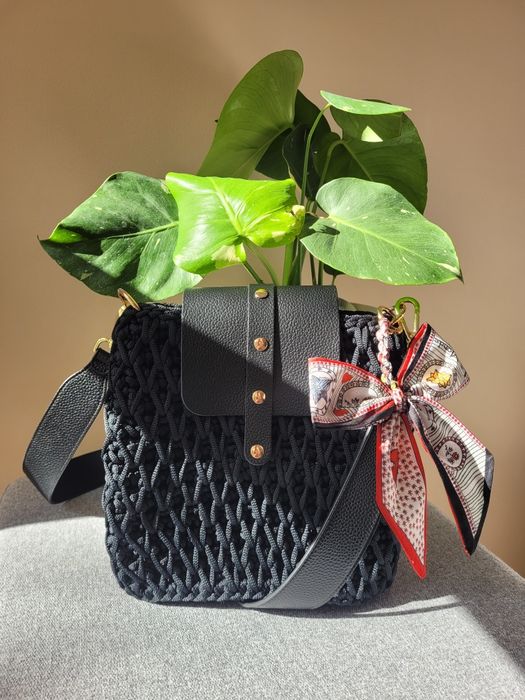 Czarna torebka handmade