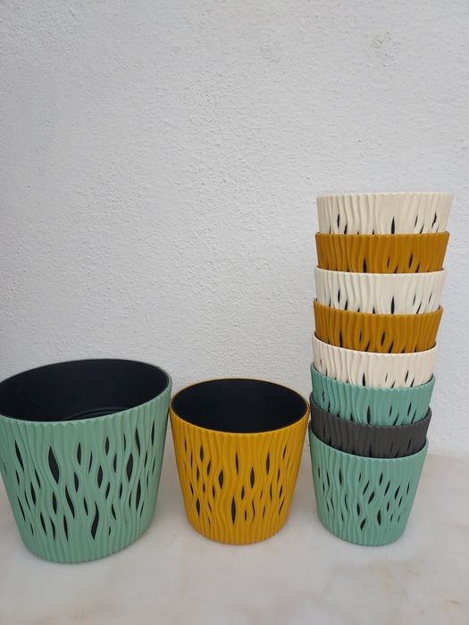 Vasos em resina resistente