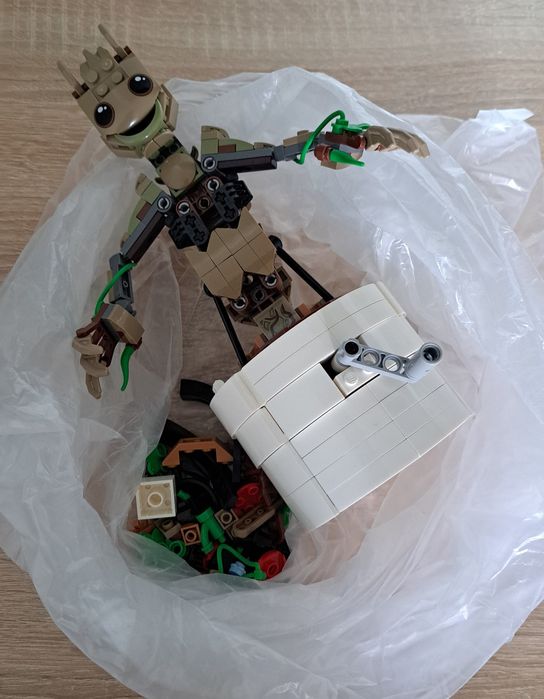 Конструктор LEGO Marvel Танцующий Грут 76297