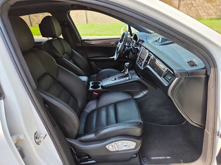 Porsche Macan Turbo      2017