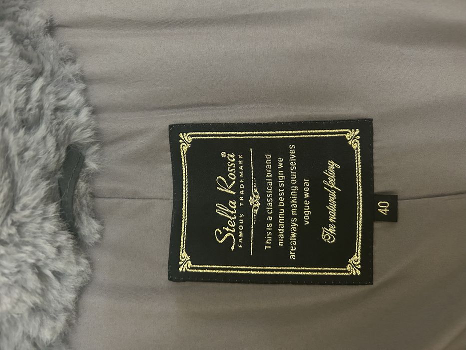 Продам парку з натуральним хутром