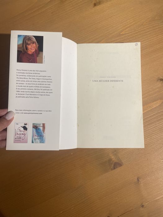 Livro “Uma Mulher Diferente” de Penny Vincenzy