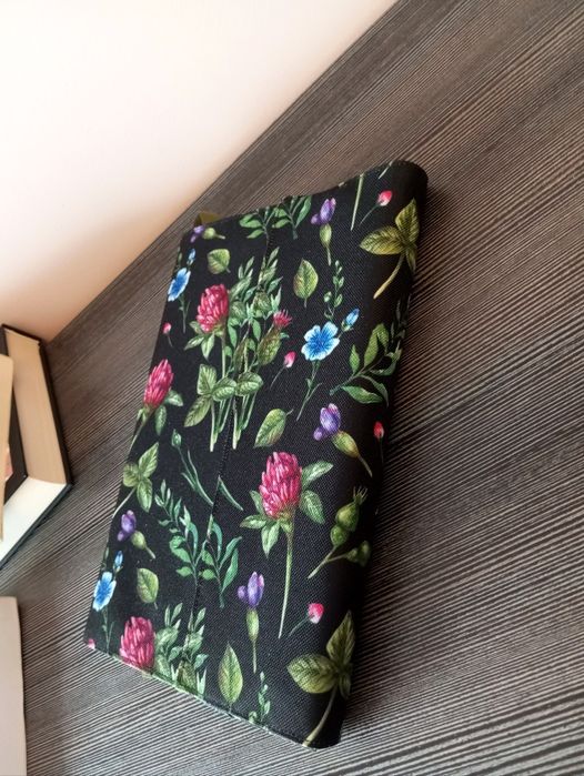 Otulacz na książki . Etui pokrowiec. Okładka