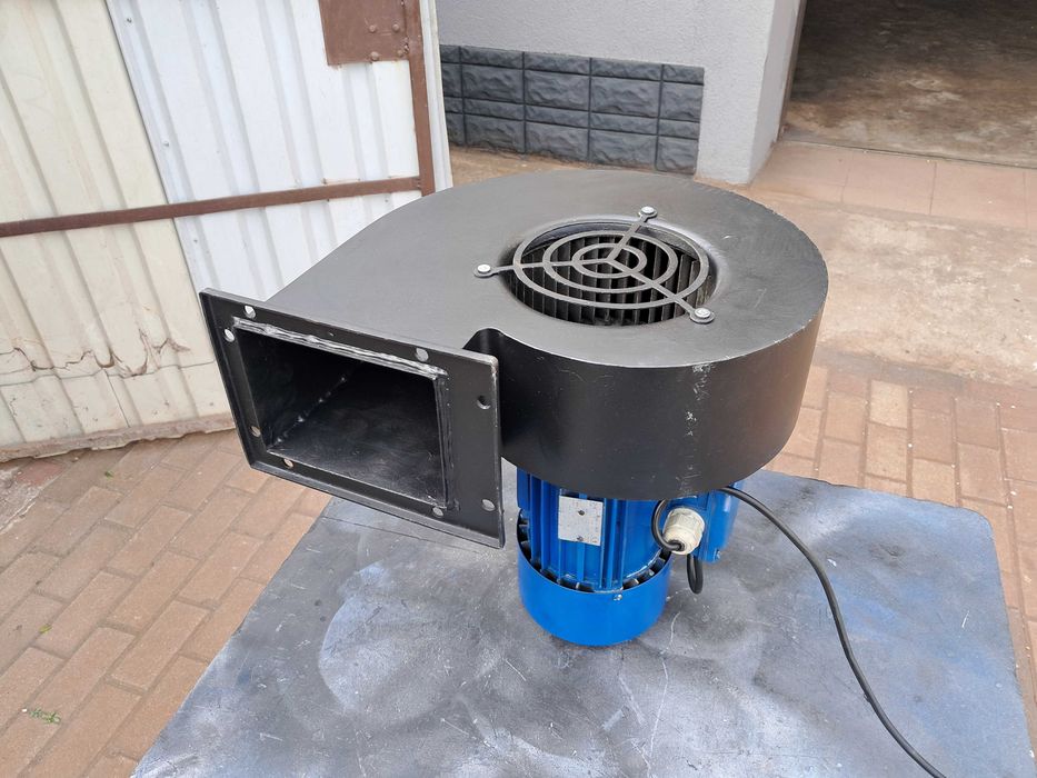 Wentylator promieniowy, turbina, dmuchawa, przemysłowy  0,55kw 230v.