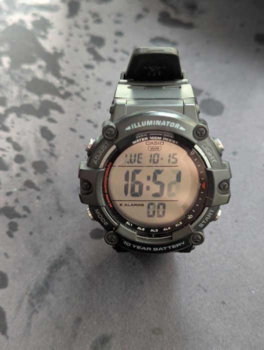 Casio ae1500wh з подряпинами