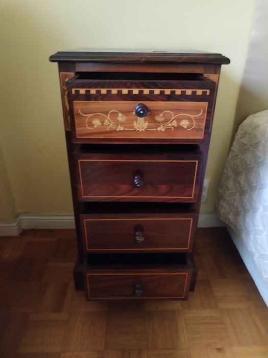 2 mesinhas de cabeceira, o conjunto,Altura 74; Comprimento 37,5