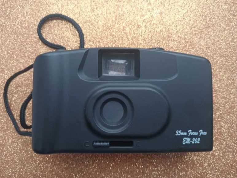 Фотоапарат 35mm EM-202 (також відомий як Focus Free)