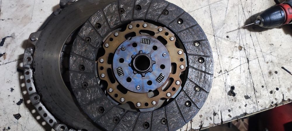 Диск с корзиной сцепления на Шаран 2.0 дизель 2007 г.