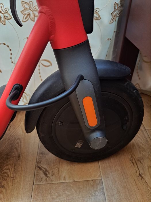 Продам електросамокат Ninebot