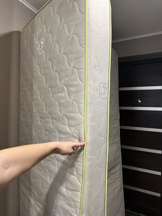 Ортопедичні матраци матрас в гарному стані Ортопедичний матрац