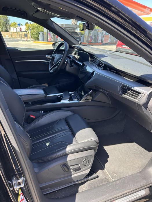 Audi e-tron 55 quattro S line | Nacional | 09/2022 | 73.000 km