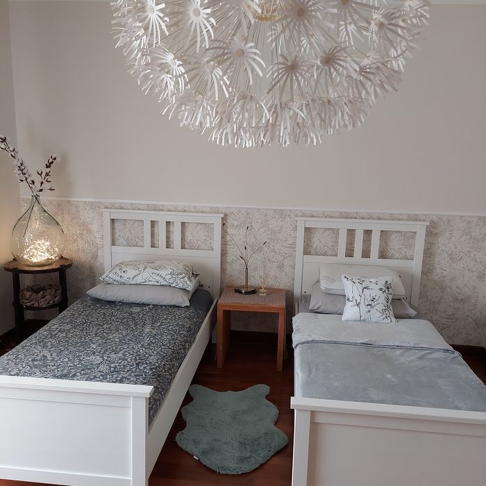 2 łóżka Ikea Hemnes