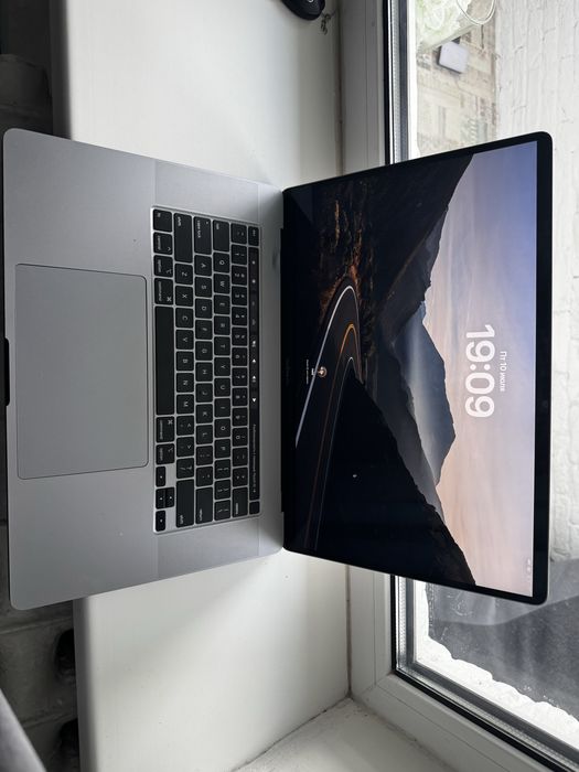 Macbook Pro 2019 I9 16