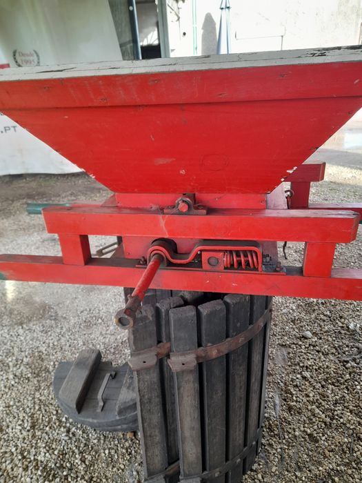 Vendo pisadeira manual