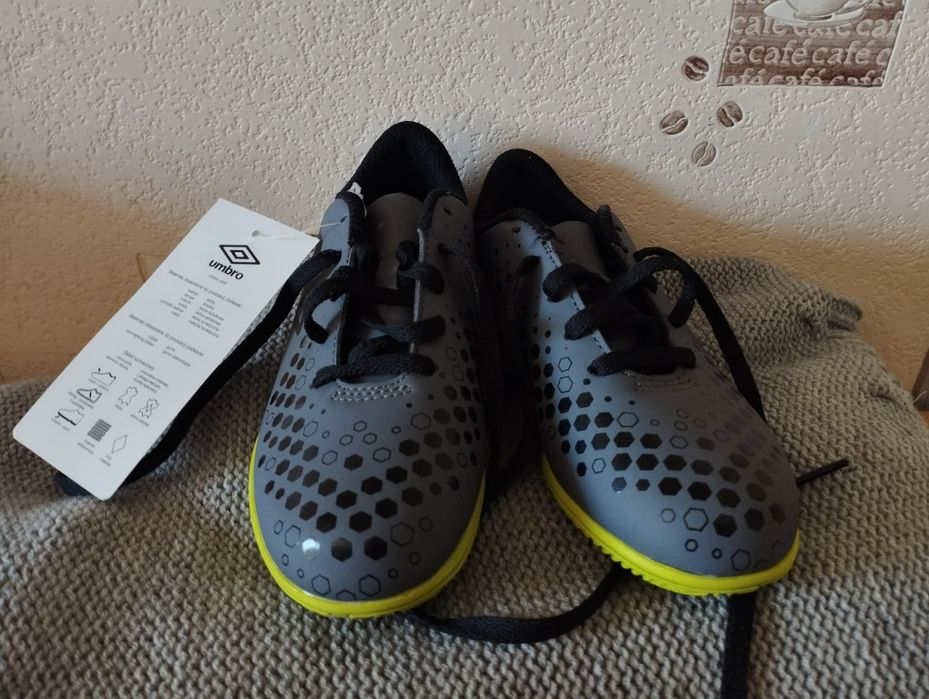 UMBRO buty sportowe, halówki