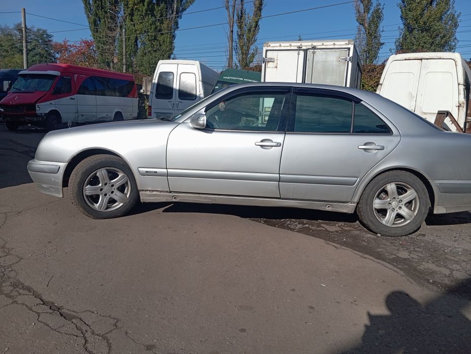 Мерседес Е клас 2001 року