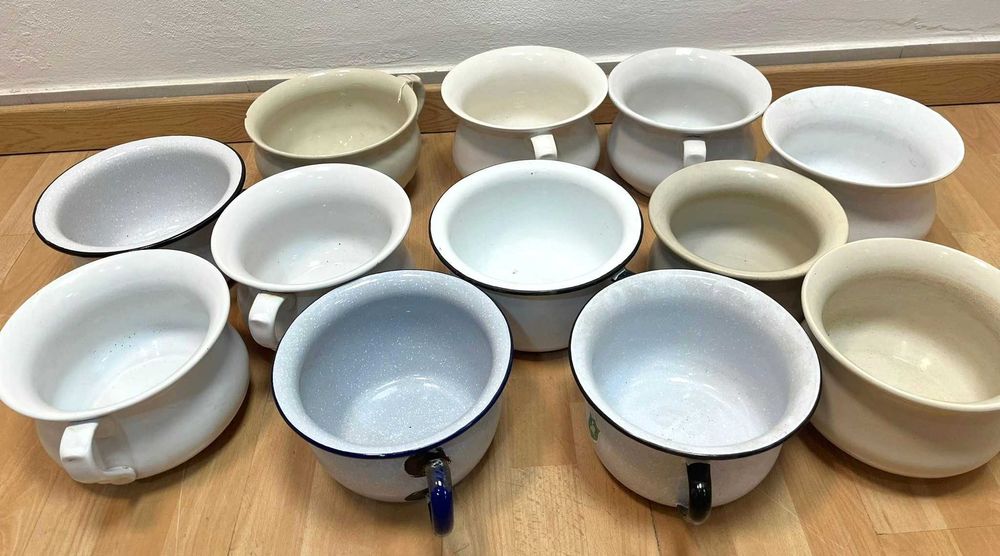 Penicos antigos, em loiça e em esmalte