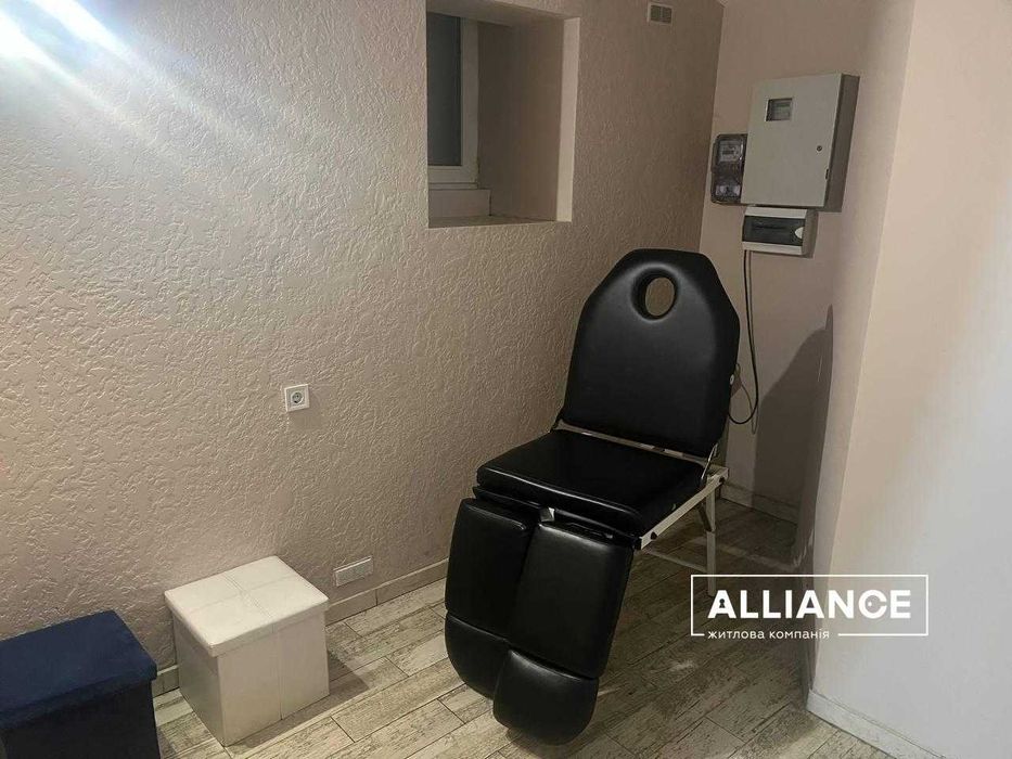 Хороша комерція з ремонтом в самому центрі міста! 70м2