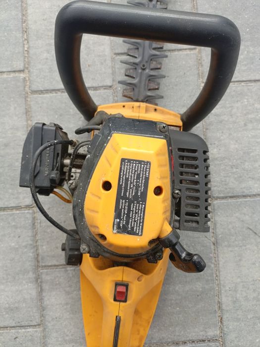 Nożyce do żywopłotu JCB spalinowe