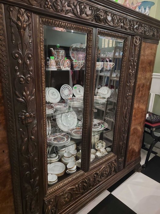 Szafa i biurko z 1931 roku