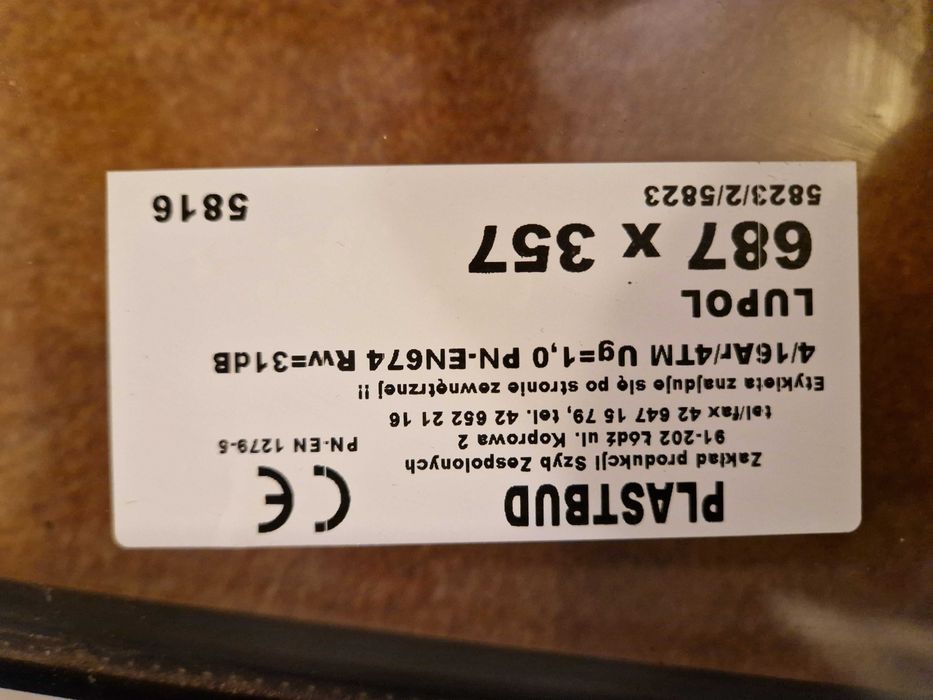 Okno plastikowe 687x357 nowe, dwuszybowe, piwniczne, garażowe