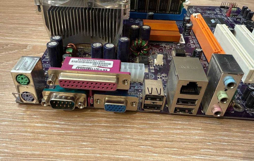 ECS Elitegroupe KM400-M2 (V1.0)/DDR-400 Elixir 512MB/AMD Sempron 2300+