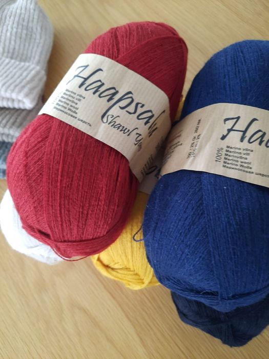 Rekodzielo,czapki ręcznie dziargane