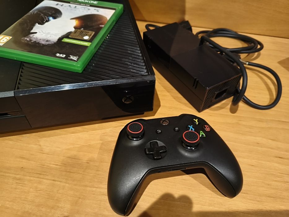 Xbox One fat + Halo 5