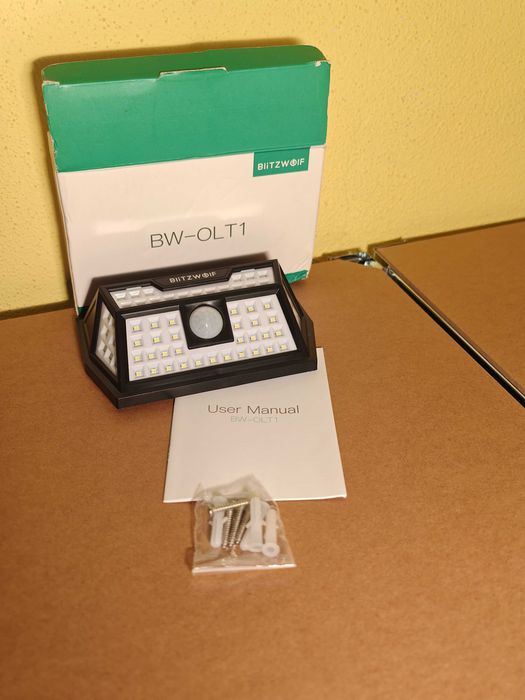 (NOVO) Luz de exterior solar Blitzwolf BW-OLT1