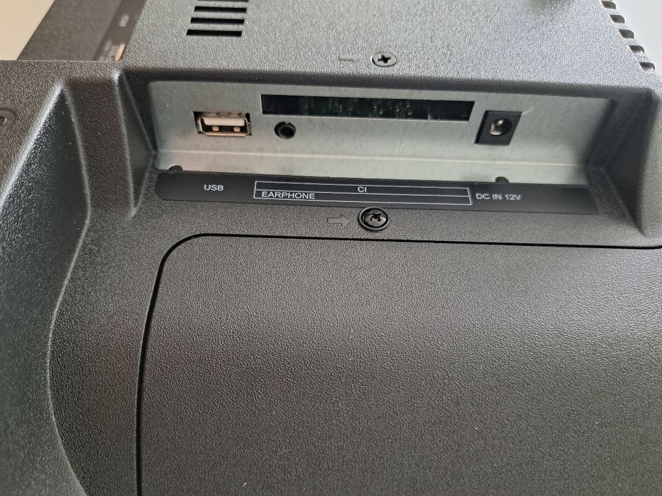 TV KIANO Slim 19 ''  240 volt  ,  12 volt