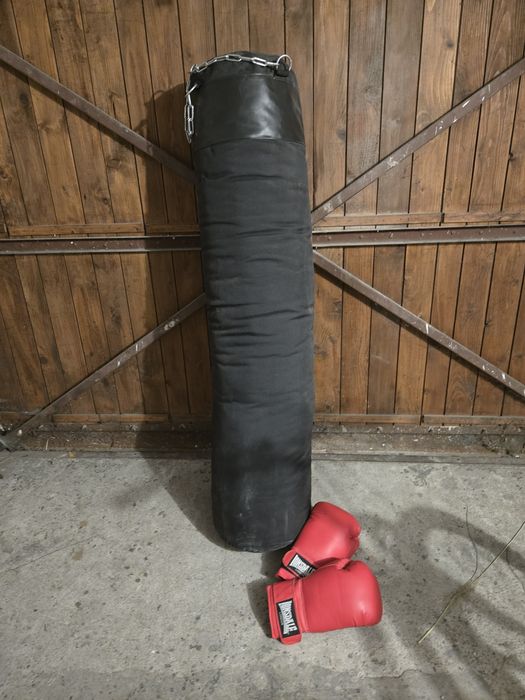 Worek treningowy wraz z rekawicami