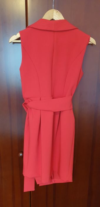 Czerwona sukienka koktajlowa