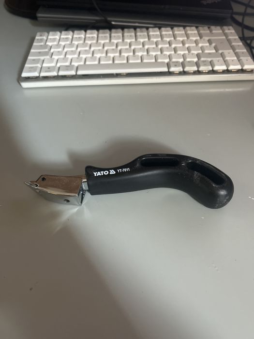 Rozkuwacz do zszywek